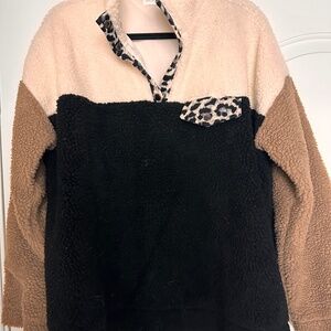 Women’s Fleece pullover